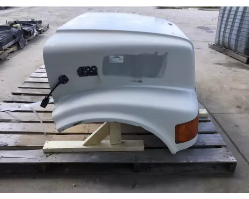 INTERNATIONAL 4700 1990-2002 HOOD