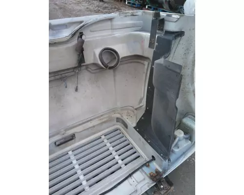 INTERNATIONAL 4700 1990-2002 HOOD