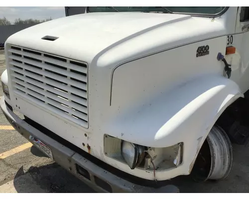 INTERNATIONAL 4700 1990-2002 HOOD