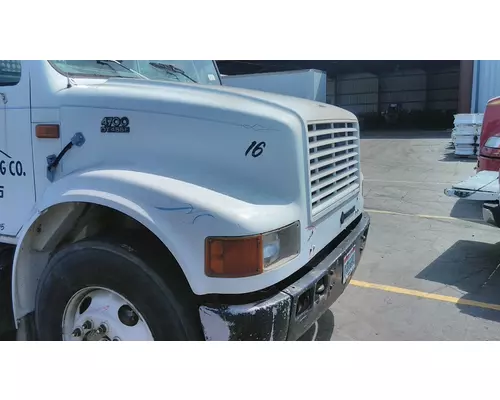 INTERNATIONAL 4700 1990-2002 HOOD