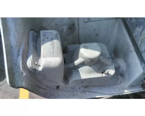 INTERNATIONAL 4700 1990-2002 HOOD