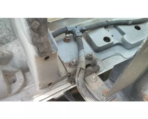 INTERNATIONAL 4700 1990-2002 HOOD