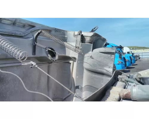 INTERNATIONAL 4700 1990-2002 HOOD