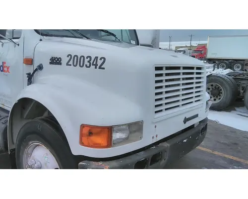 INTERNATIONAL 4700 1990-2002 HOOD