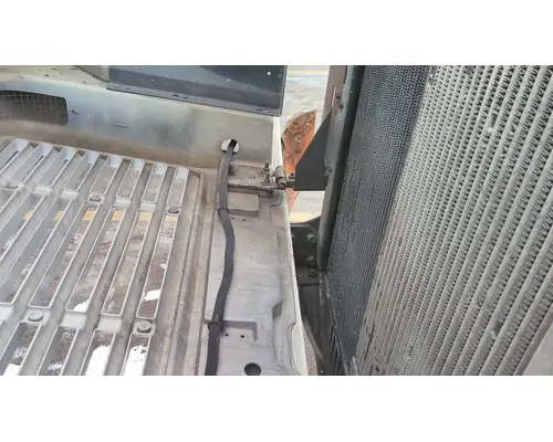 INTERNATIONAL 4700 1990-2002 HOOD