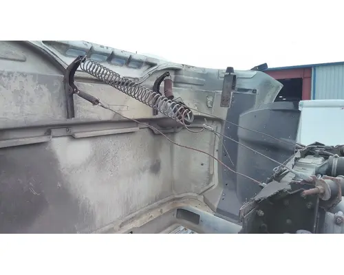 INTERNATIONAL 4700 1990-2002 HOOD