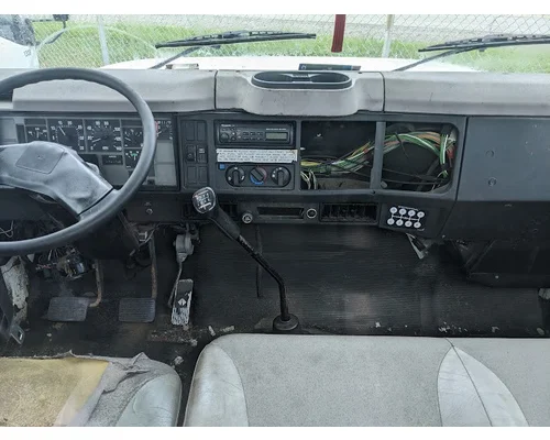 INTERNATIONAL 4700 LOW PROFILE Complete Vehicle