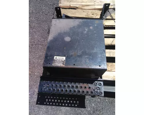 INTERNATIONAL 4700LP BATTERY BOX