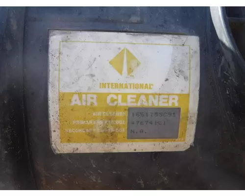 INTERNATIONAL 4700 AIR CLEANER