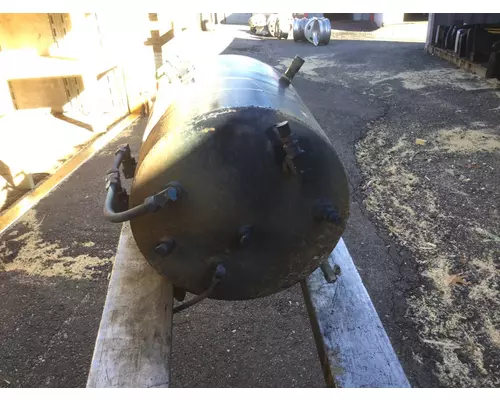 INTERNATIONAL 4700 Air Tank