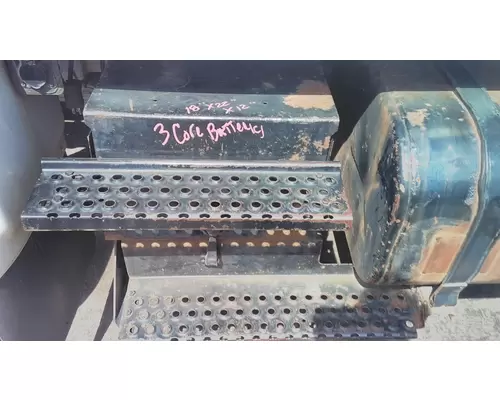 INTERNATIONAL 4700 BATTERY BOX