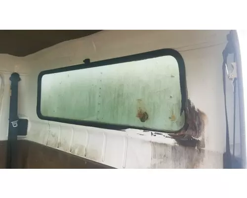 INTERNATIONAL 4700 Back Glass