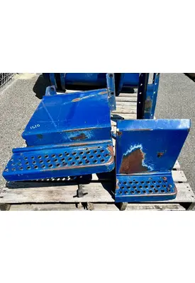 INTERNATIONAL 4700 Battery Box