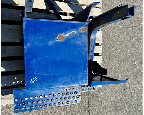 INTERNATIONAL 4700 Battery Box