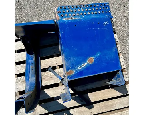 INTERNATIONAL 4700 Battery Box