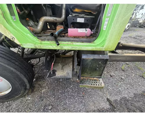 INTERNATIONAL 4700 Battery Box