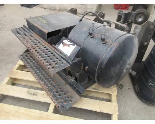 INTERNATIONAL 4700 Battery Box