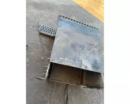 INTERNATIONAL 4700 Battery Box