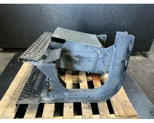 INTERNATIONAL 4700 Battery Boxes