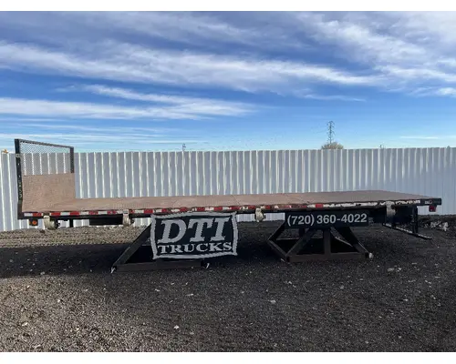 INTERNATIONAL 4700 Box  Bed
