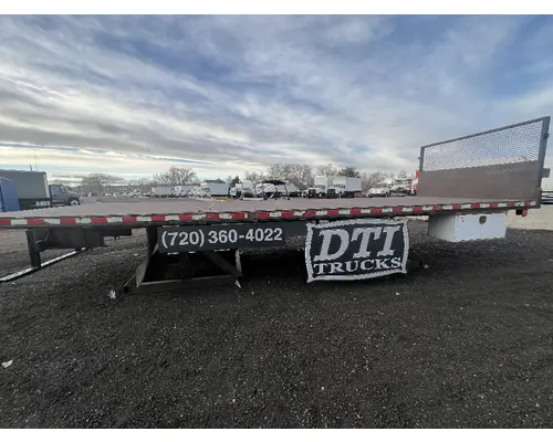 INTERNATIONAL 4700 Box  Bed