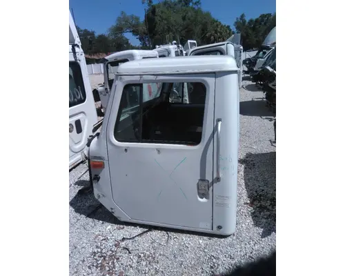 INTERNATIONAL 4700 CAB