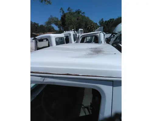 INTERNATIONAL 4700 CAB