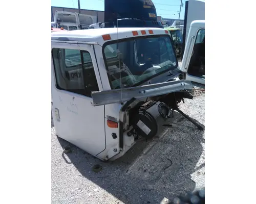 INTERNATIONAL 4700 CAB