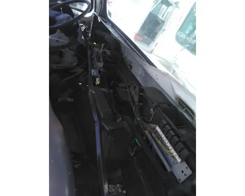 INTERNATIONAL 4700 CAB