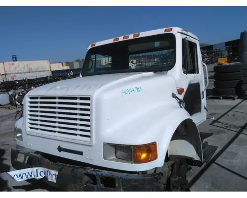 INTERNATIONAL 4700 CAB