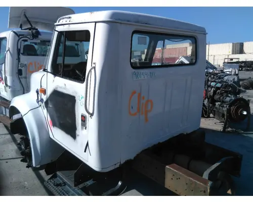 INTERNATIONAL 4700 CAB