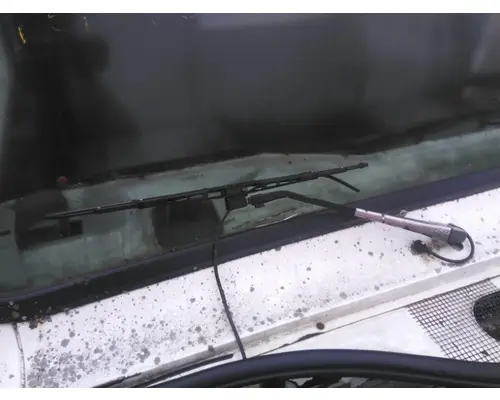 INTERNATIONAL 4700 CAB