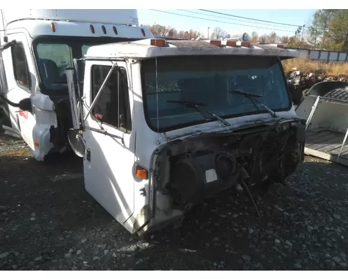 INTERNATIONAL 4700 CAB