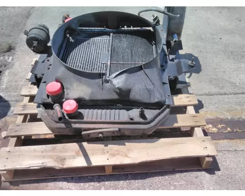 INTERNATIONAL 4700 COOLING ASSEMBLY (RAD, COND, ATAAC)