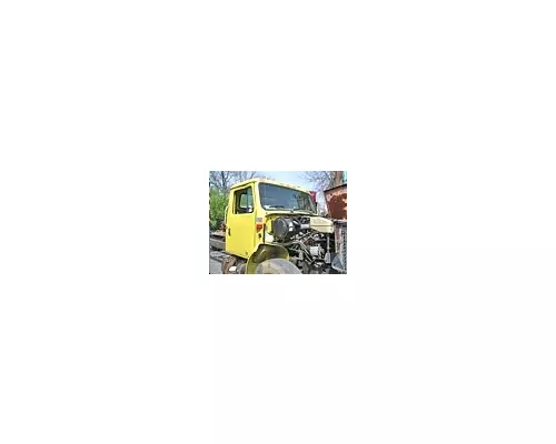 INTERNATIONAL 4700 Cab Clip