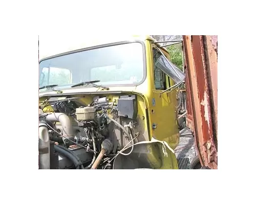 INTERNATIONAL 4700 Cab Clip