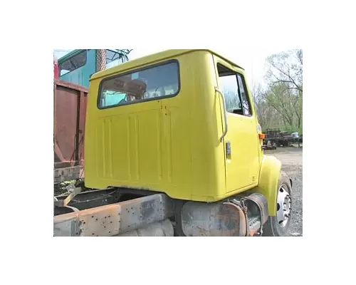 INTERNATIONAL 4700 Cab Clip