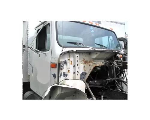 INTERNATIONAL 4700 Cab Clip