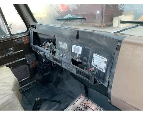 INTERNATIONAL 4700 Cab