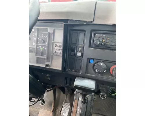 INTERNATIONAL 4700 Cab