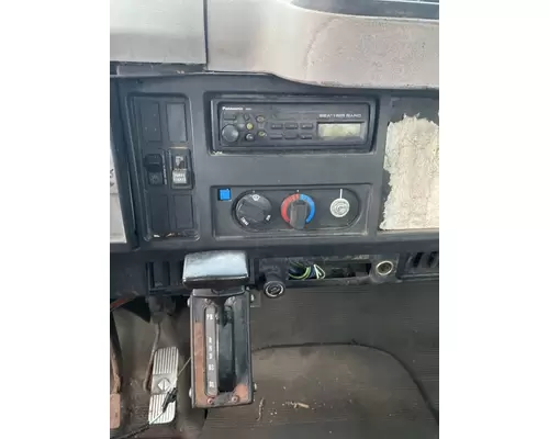 INTERNATIONAL 4700 Cab
