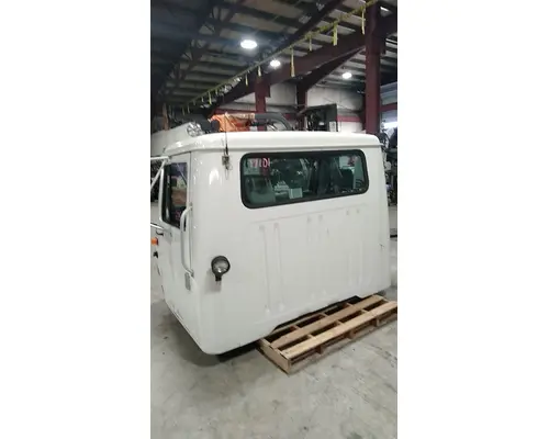 INTERNATIONAL 4700 Cab