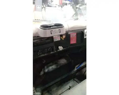 INTERNATIONAL 4700 Cab