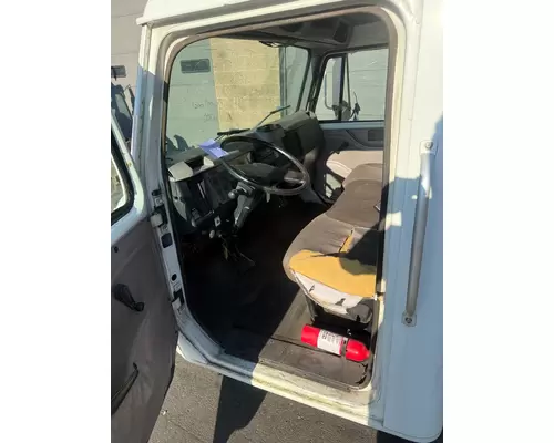 INTERNATIONAL 4700 Cab