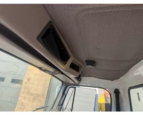 INTERNATIONAL 4700 Cab