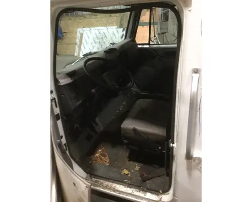 INTERNATIONAL 4700 Cab