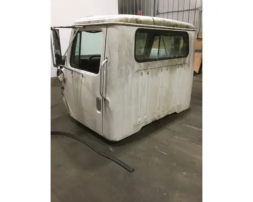 INTERNATIONAL 4700 Cab