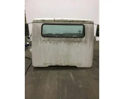 INTERNATIONAL 4700 Cab