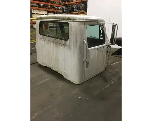 INTERNATIONAL 4700 Cab