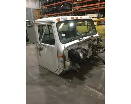 INTERNATIONAL 4700 Cab